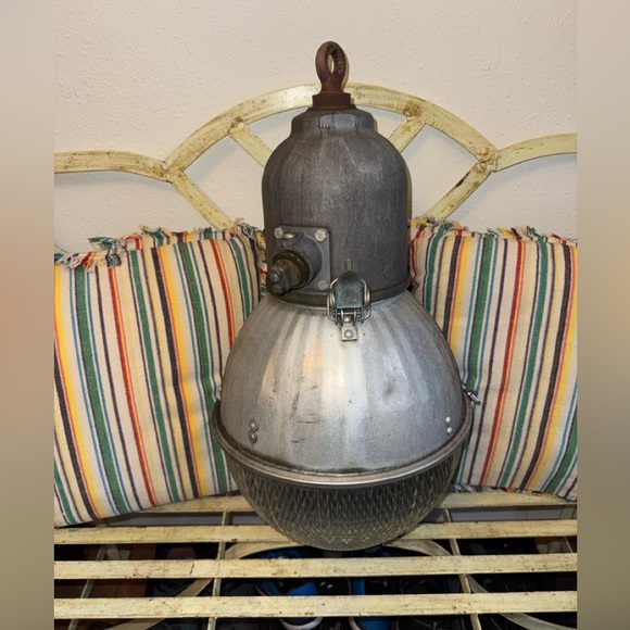 Vtg 1950’s LM Holophane GUMBALL STREET LIGHT Industrial Prismatic Acorn Fixture - Picture 2 of 14